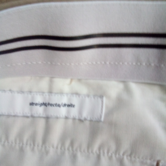 Amazon khakis like new 40x32 - Picture 3 of 4